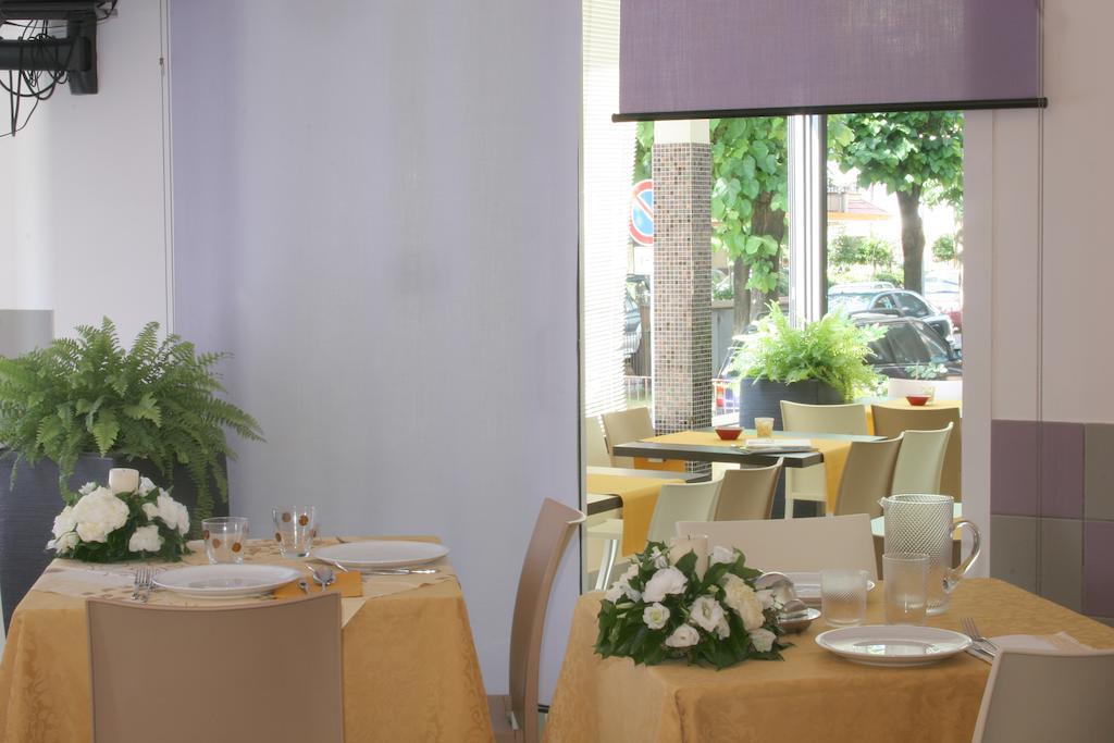 Hotel Villa Rossi Bellaria-Igea Marina Exterior photo