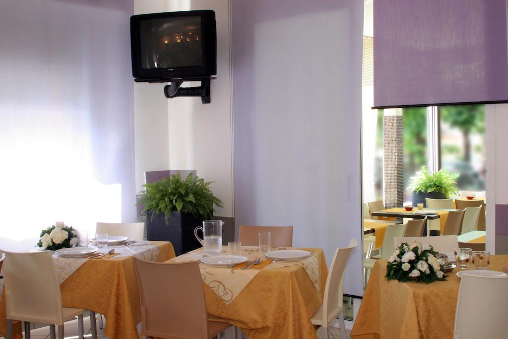 Hotel Villa Rossi Bellaria-Igea Marina Exterior photo